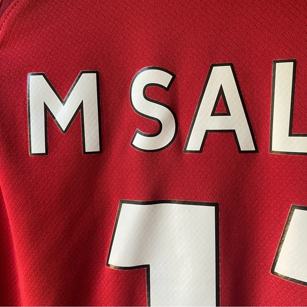 Liverpool FC 22/23 Mo Salah Home Kit - Picture 3 of 7